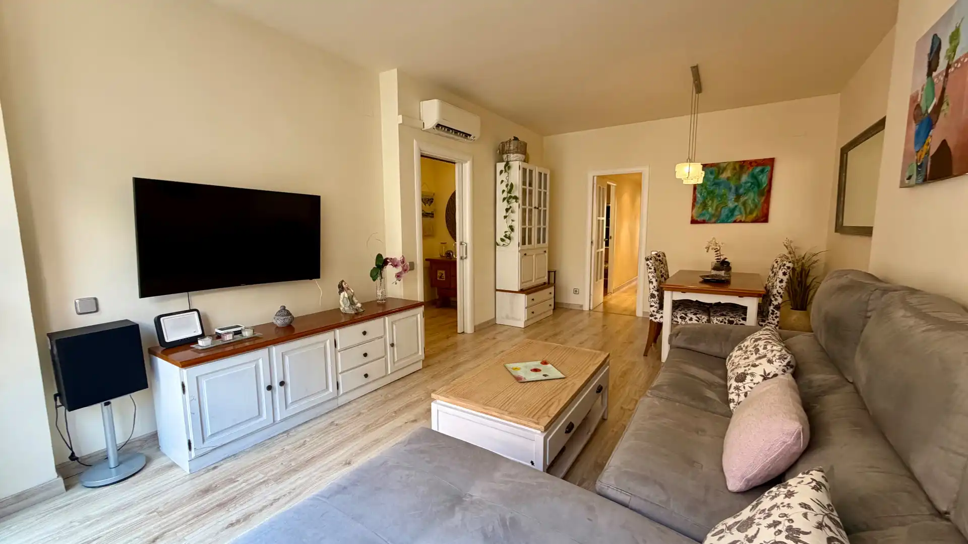 Living room of Flat for sale in Cornellà de Llobregat  with Balcony