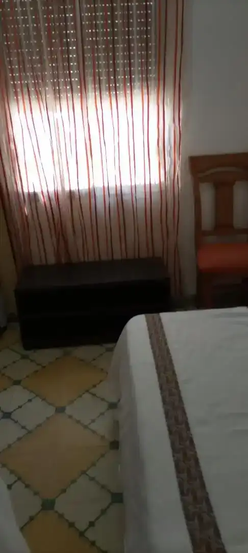 Habitación de Piso para compartir en Dos Hermanas con Aire acondicionado, Amueblado y Horno