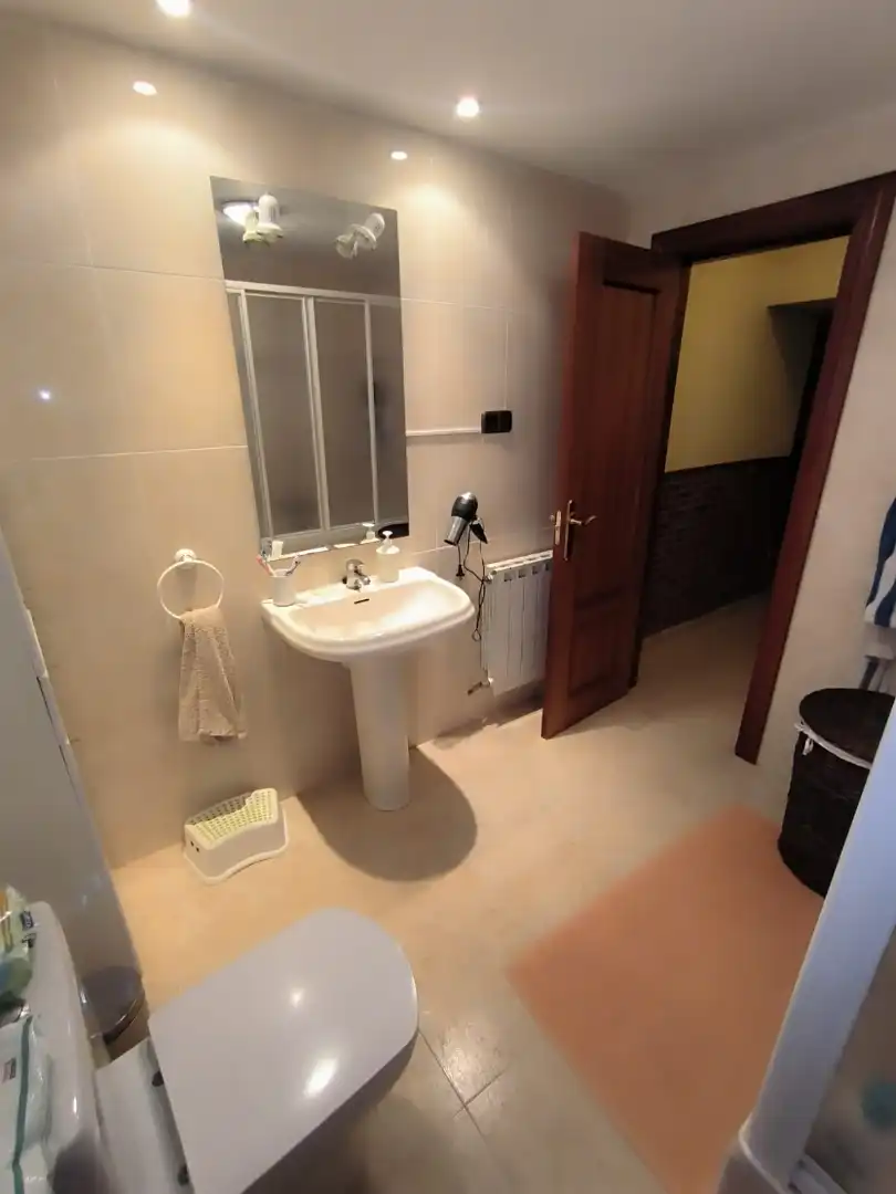 Baño de Casa o chalet en venta en Arenillas de Riopisuerga con Calefacción, Jardín privado y Piscina