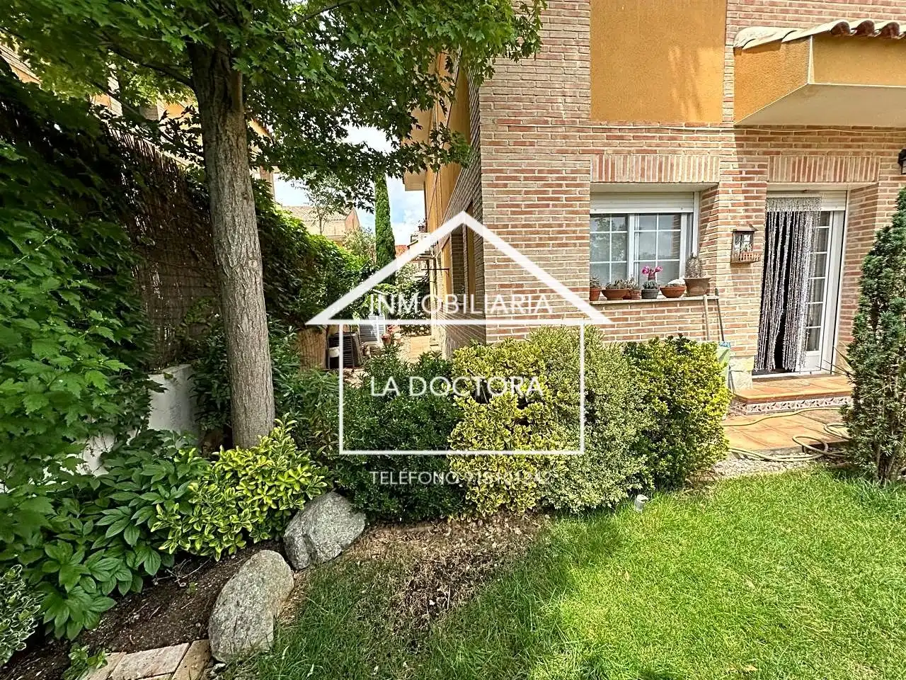 Casa adosada en venta en Erillas, Nombela