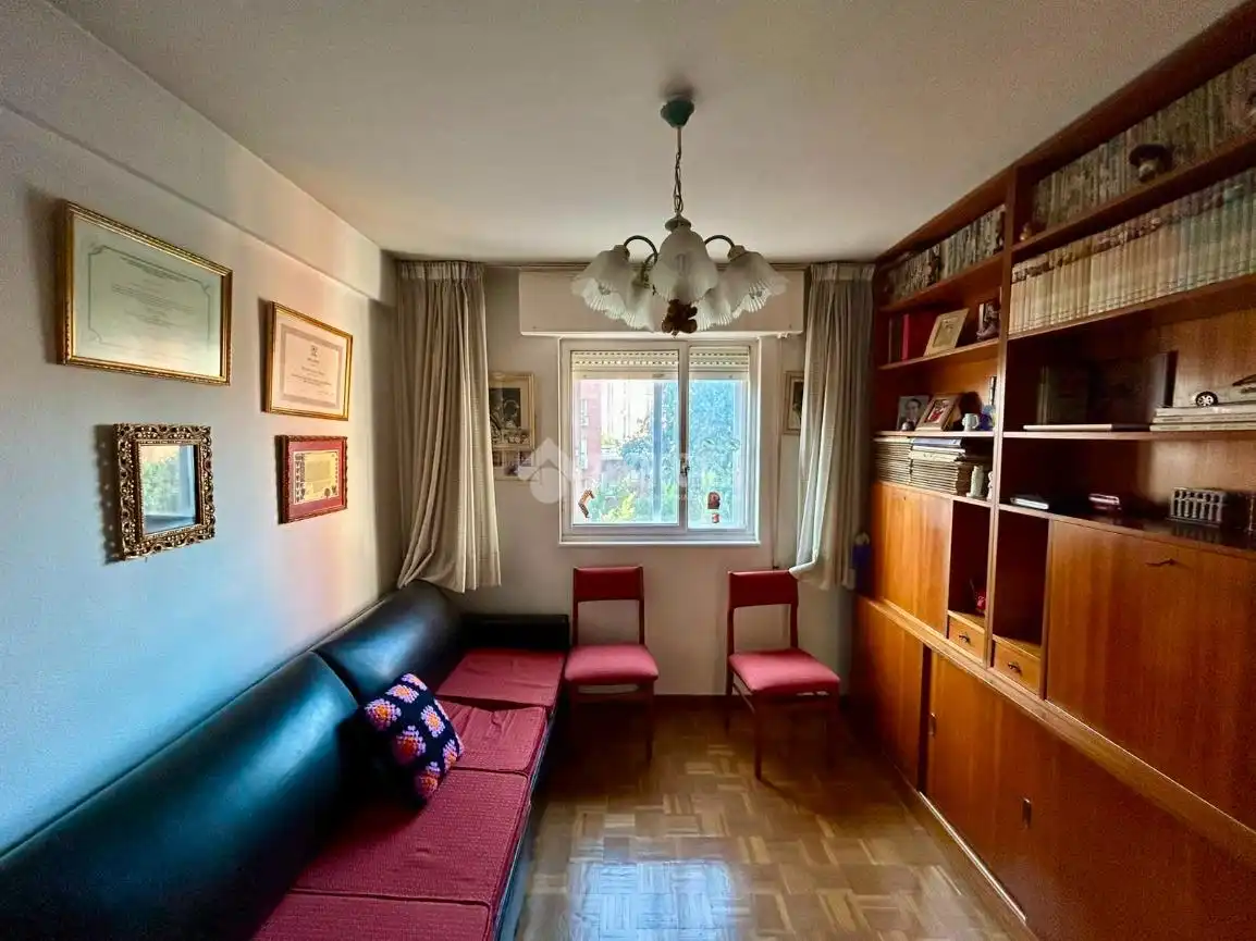Habitación de Piso en venta en Madrid con Calefacción, Terraza y Balcón