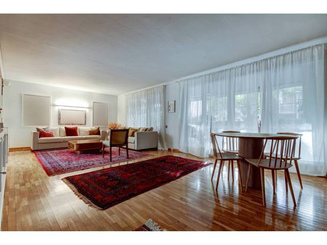 Piso en Venta en Calle Raset en Sant Gervasi- Galvany