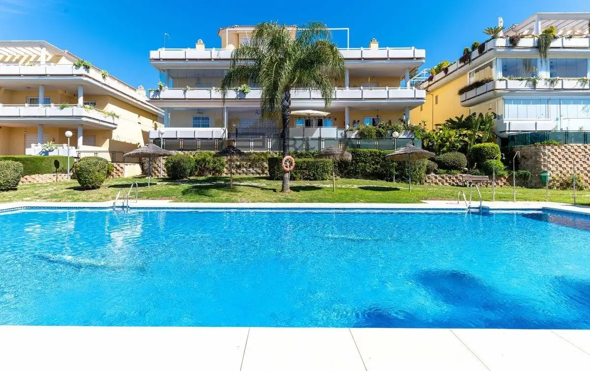 Pis amb piscina en venda a Jardines del Puerto, imagen 2