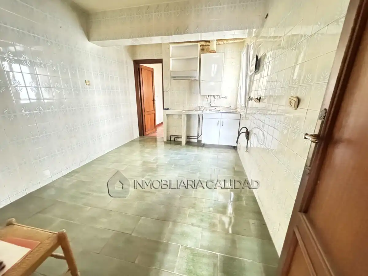 Kitchen of Flat for sale in Burgos Capital  with Heating