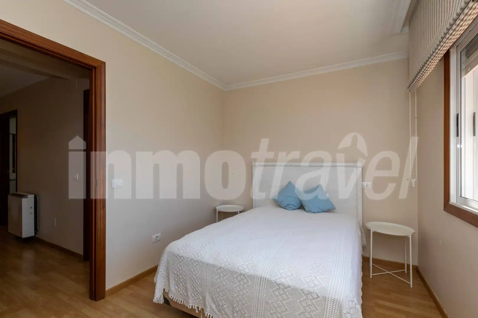 Dormitori de Casa adosada de lloguer en Sanxenxo amb Jardí privat, Terrassa i Moblat