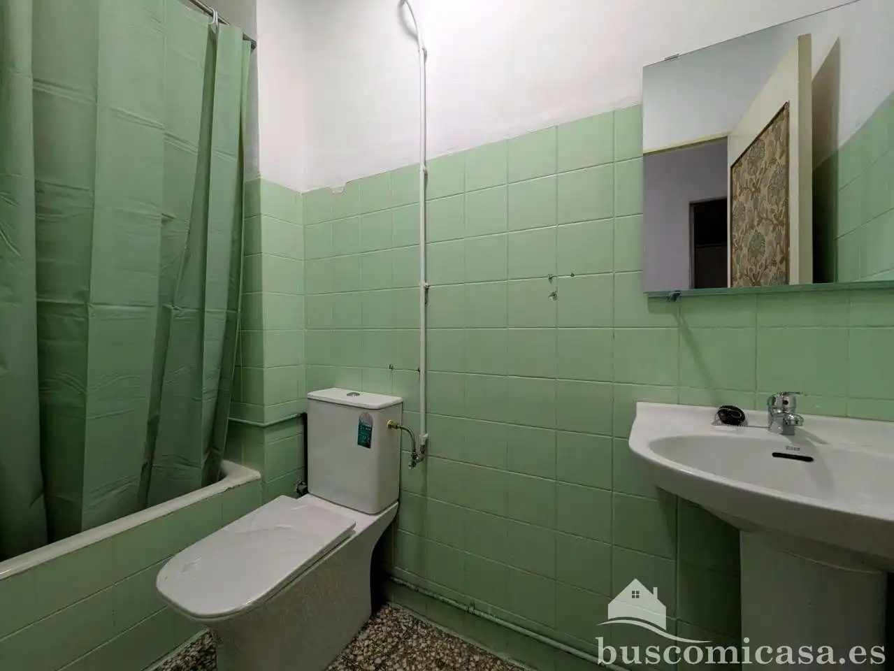Baño de Piso para compartir en Linares con Aire acondicionado y Amueblado