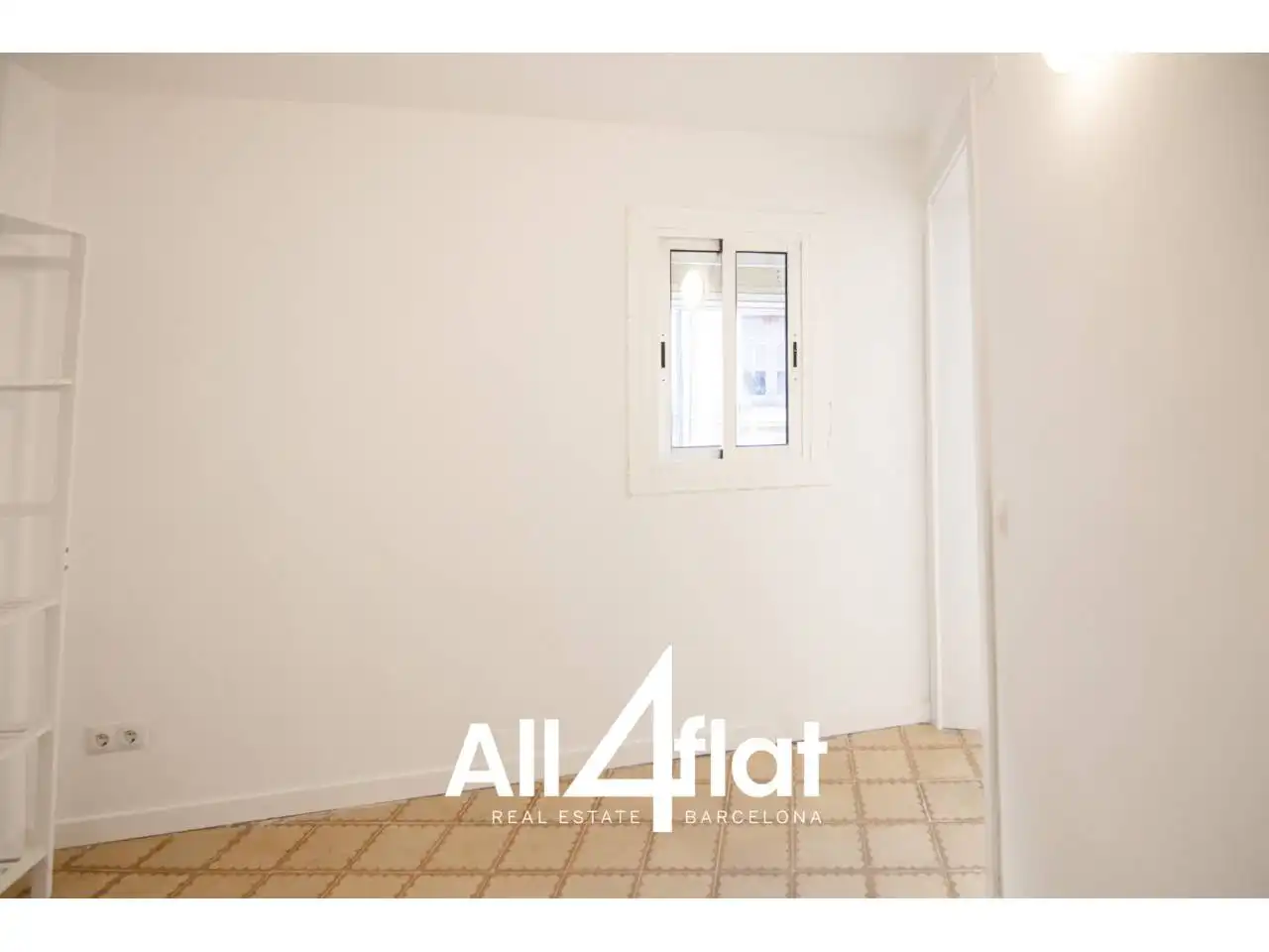 Bedroom of Flat for sale in Barcelona  with Air Conditioner