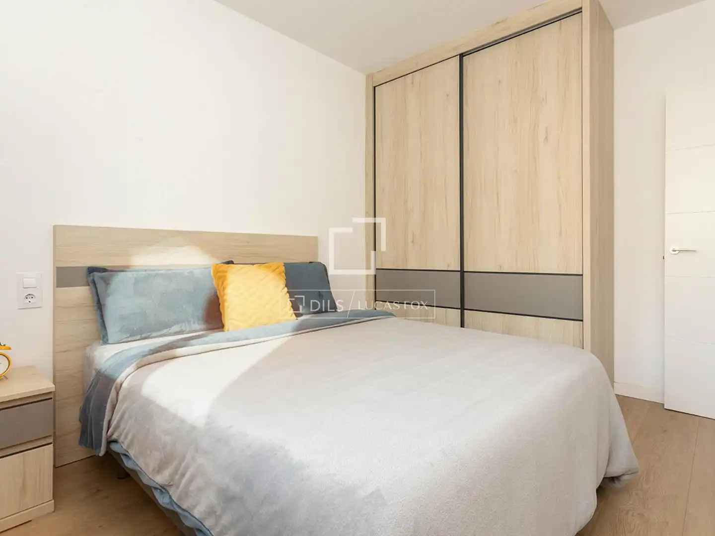 Schlafzimmer von Wohnung zum Verkauf in Barcelona mit Klimaanlage, Möbliert und Balkon