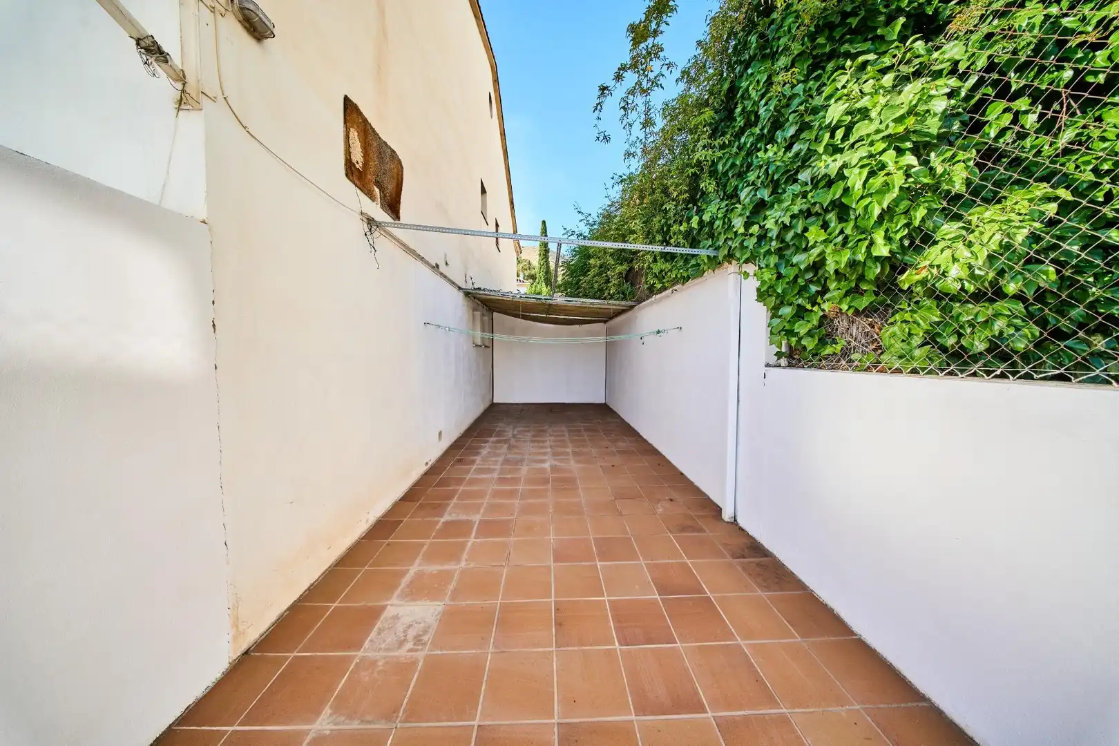 Exterior view of Houses for sale in Cenes de la Vega  with Heating