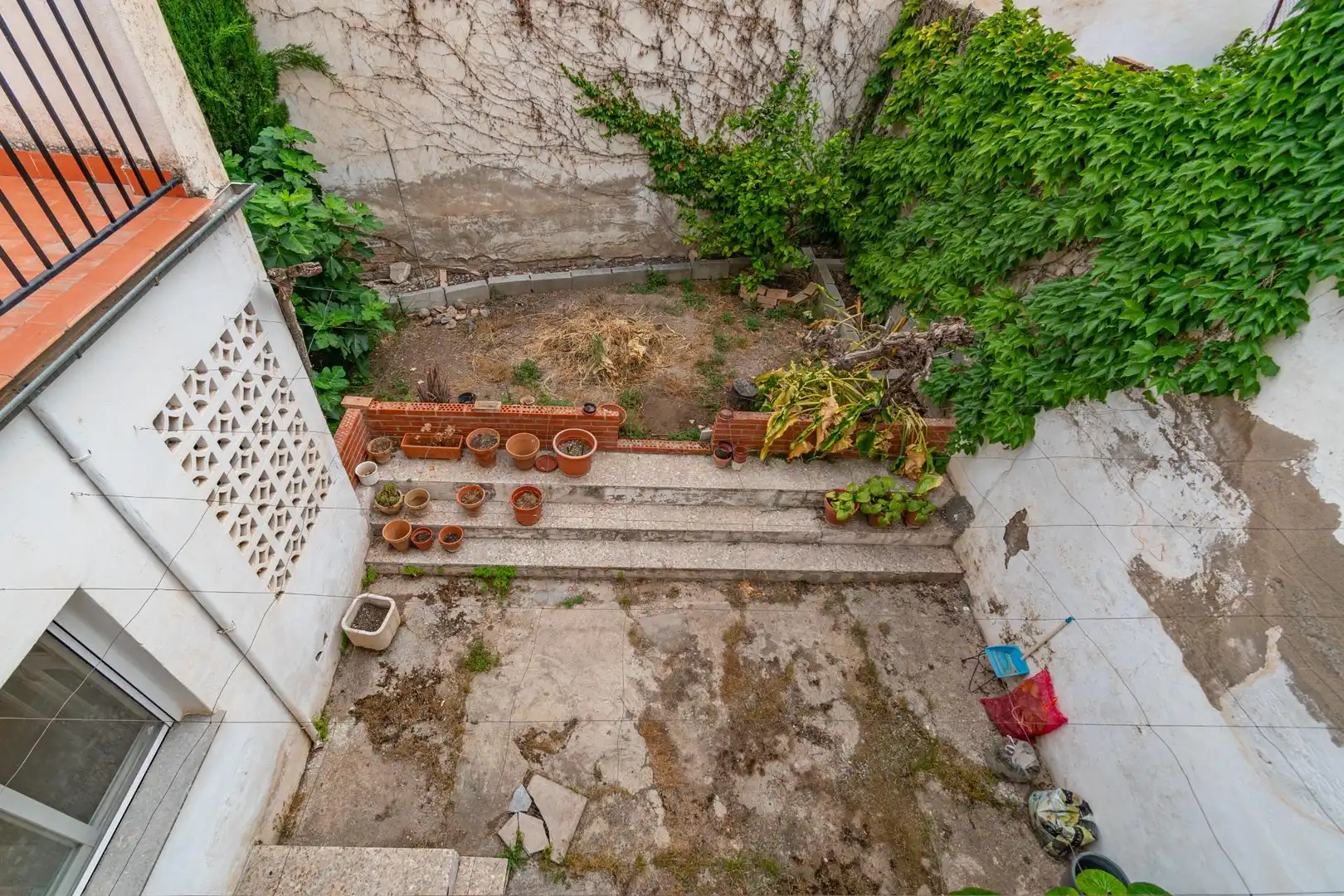Jardí de Casa adosada en venda en La Zubia amb Terrassa