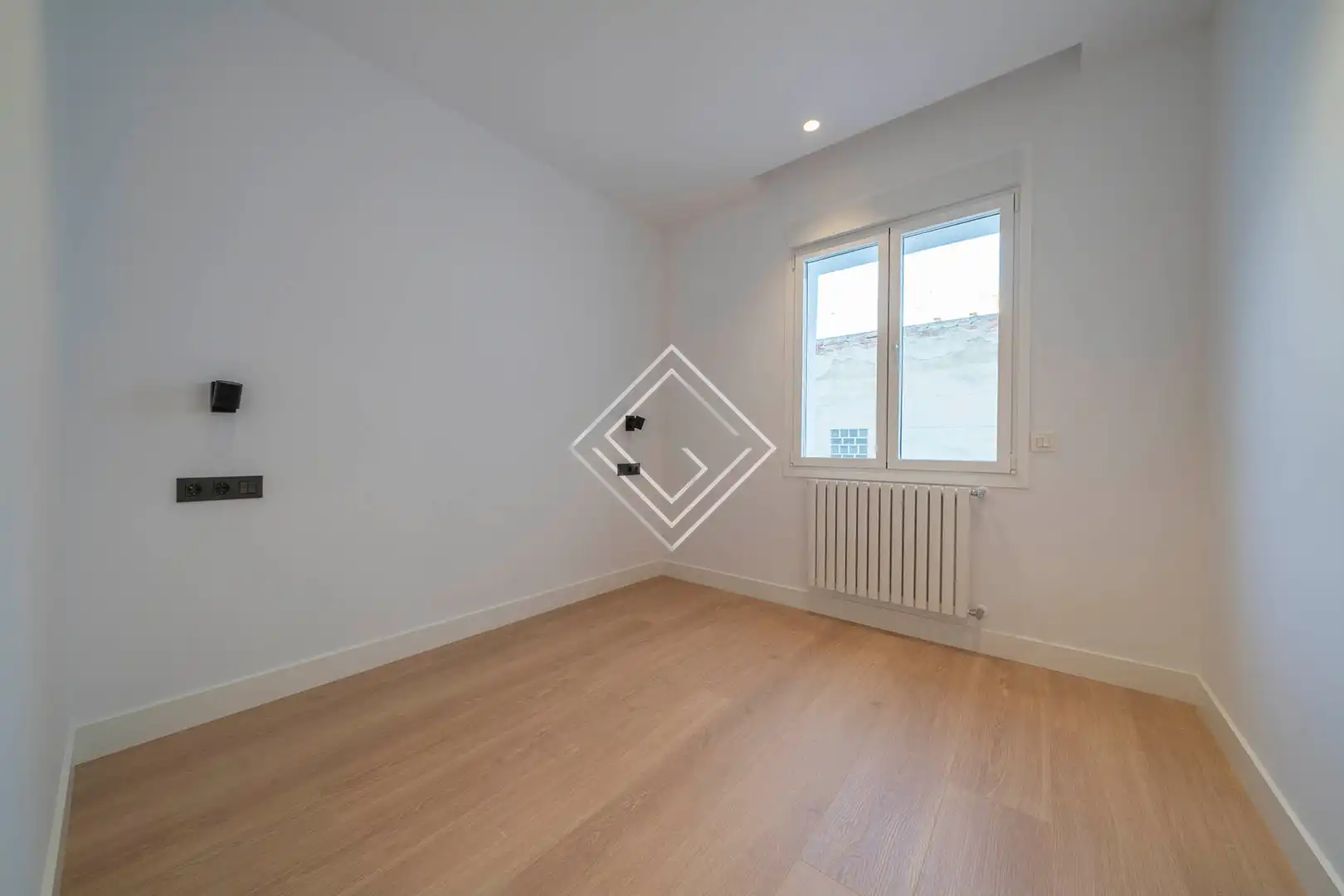 Schlafzimmer von Wohnung zum Verkauf in Madrid mit Klimaanlage, Heizung und Terrasse