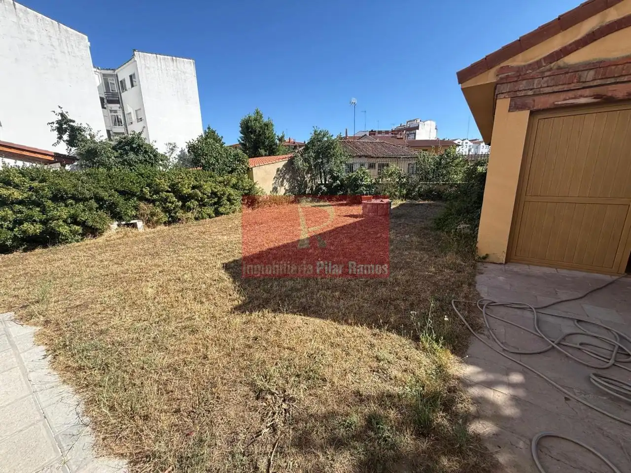 Casa o xalet en venda en León Capital  amb Calefacció, Jardí privat i Traster