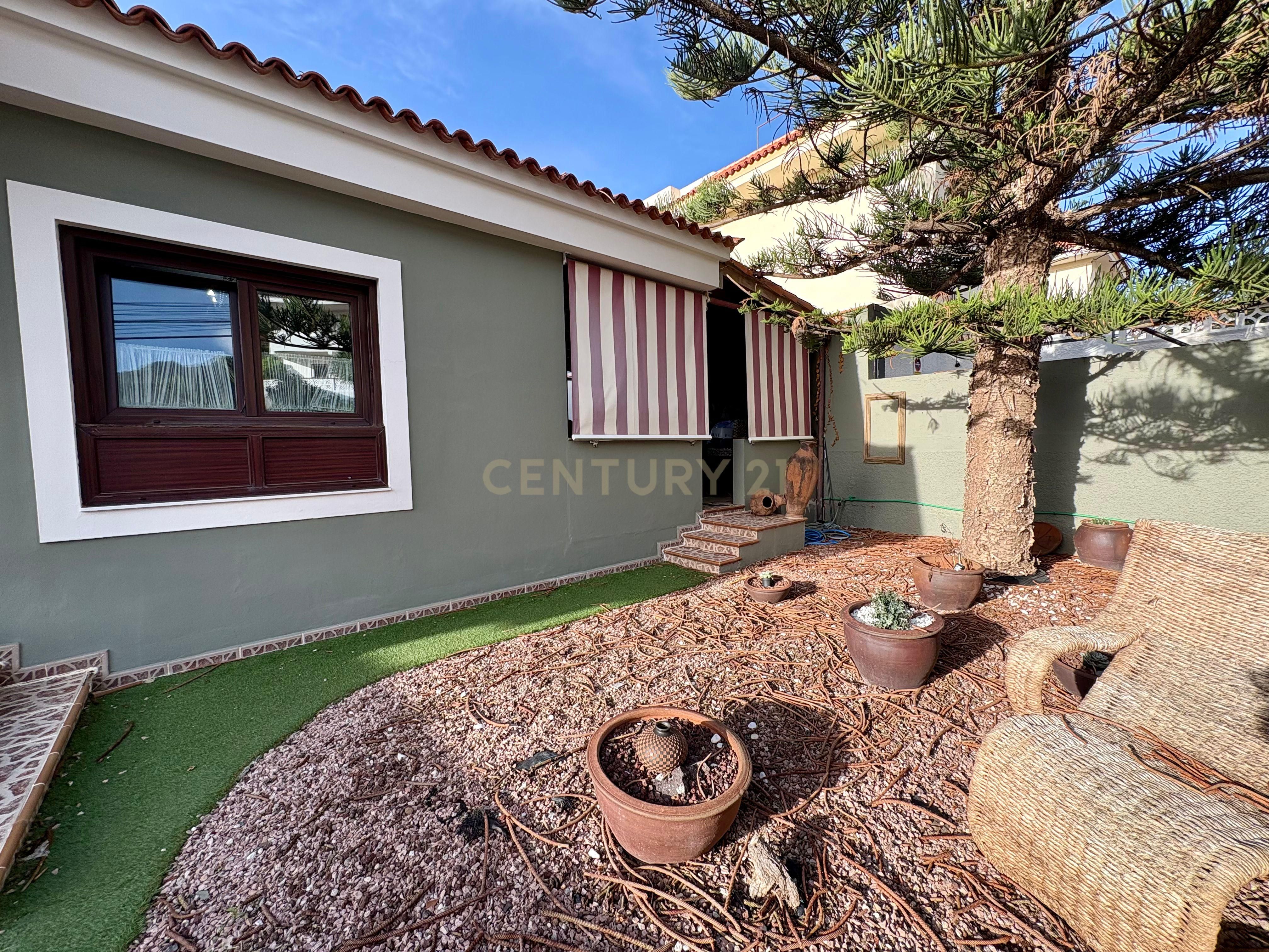 Exterior view of Single-family semi-detached for sale in San Cristóbal de la Laguna  with Private garden, Storage room and Balcony