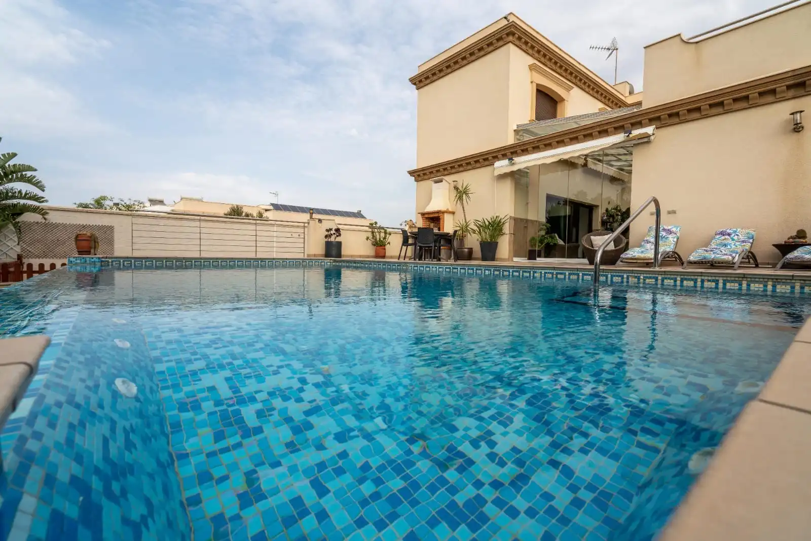 Piscina de Casa o chalet en venta en Almería con Aire acondicionado, Calefacción y Jardín privado
