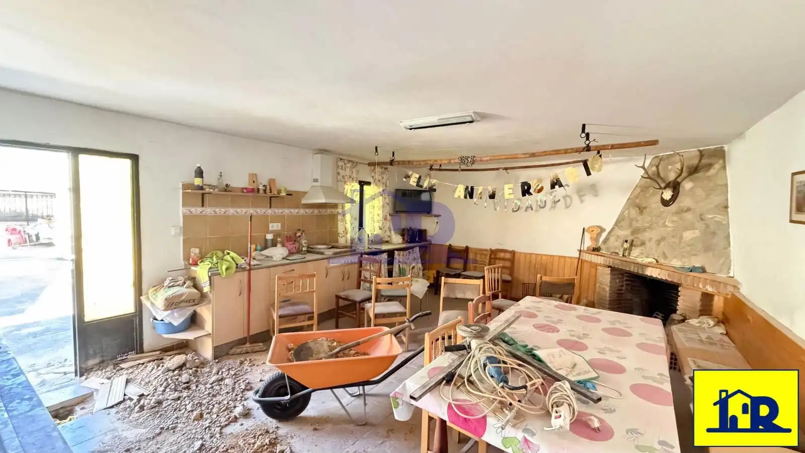 Cuina de Casa o xalet en venda en Cañada del Hoyo amb Calefacció, Terrassa i Traster