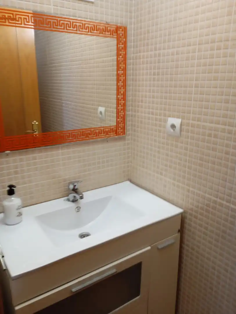 Badezimmer von Einfamilien-Reihenhaus zum Verkauf in Aranjuez mit Klimaanlage, Heizung und Terrasse