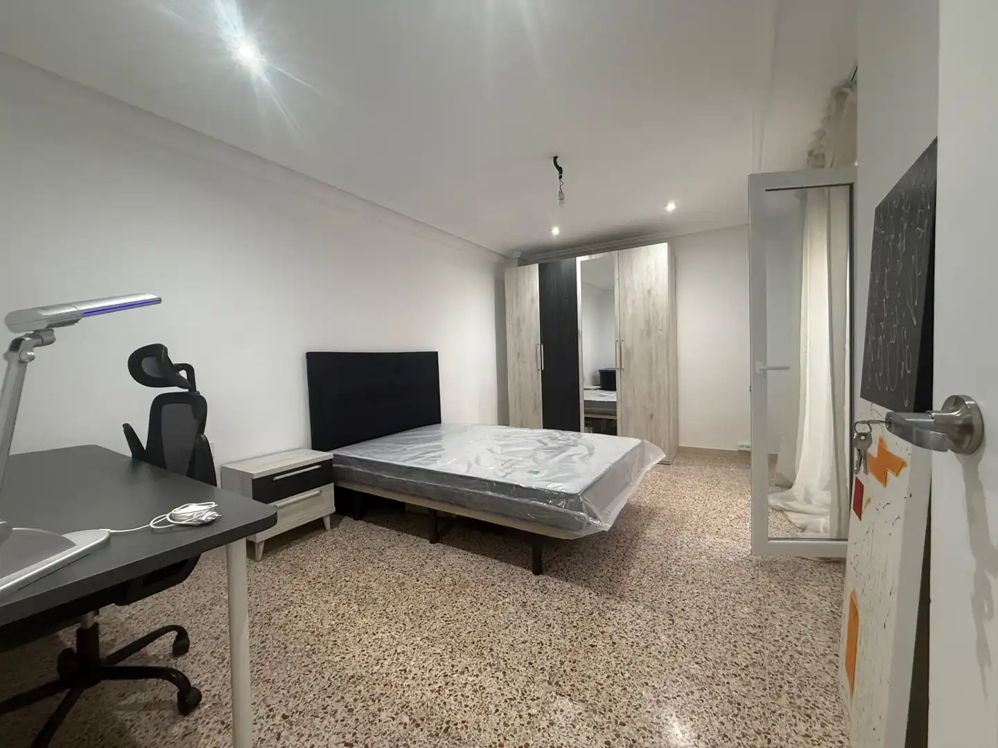 Schlafzimmer von Wohnung zur Miete in Elche / Elx mit Möbliert