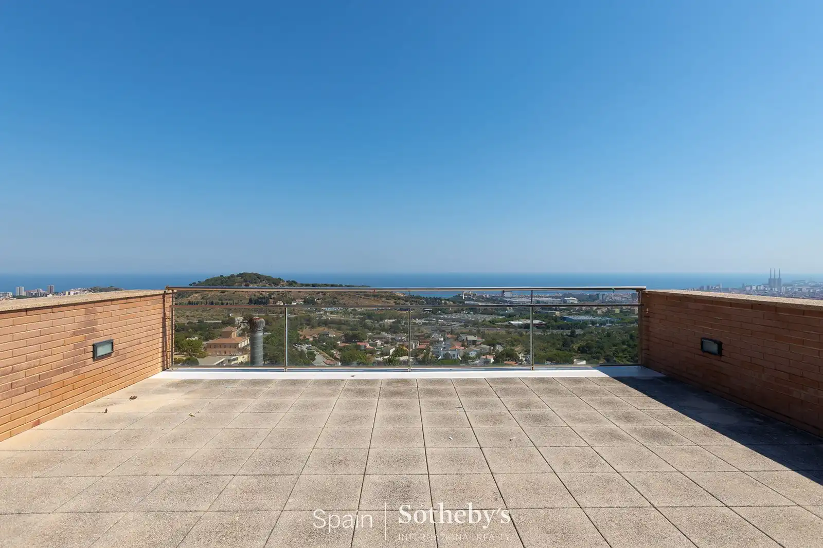 Terraza de Casa o chalet en venta en Badalona con Aire acondicionado, Calefacción y Jardín privado