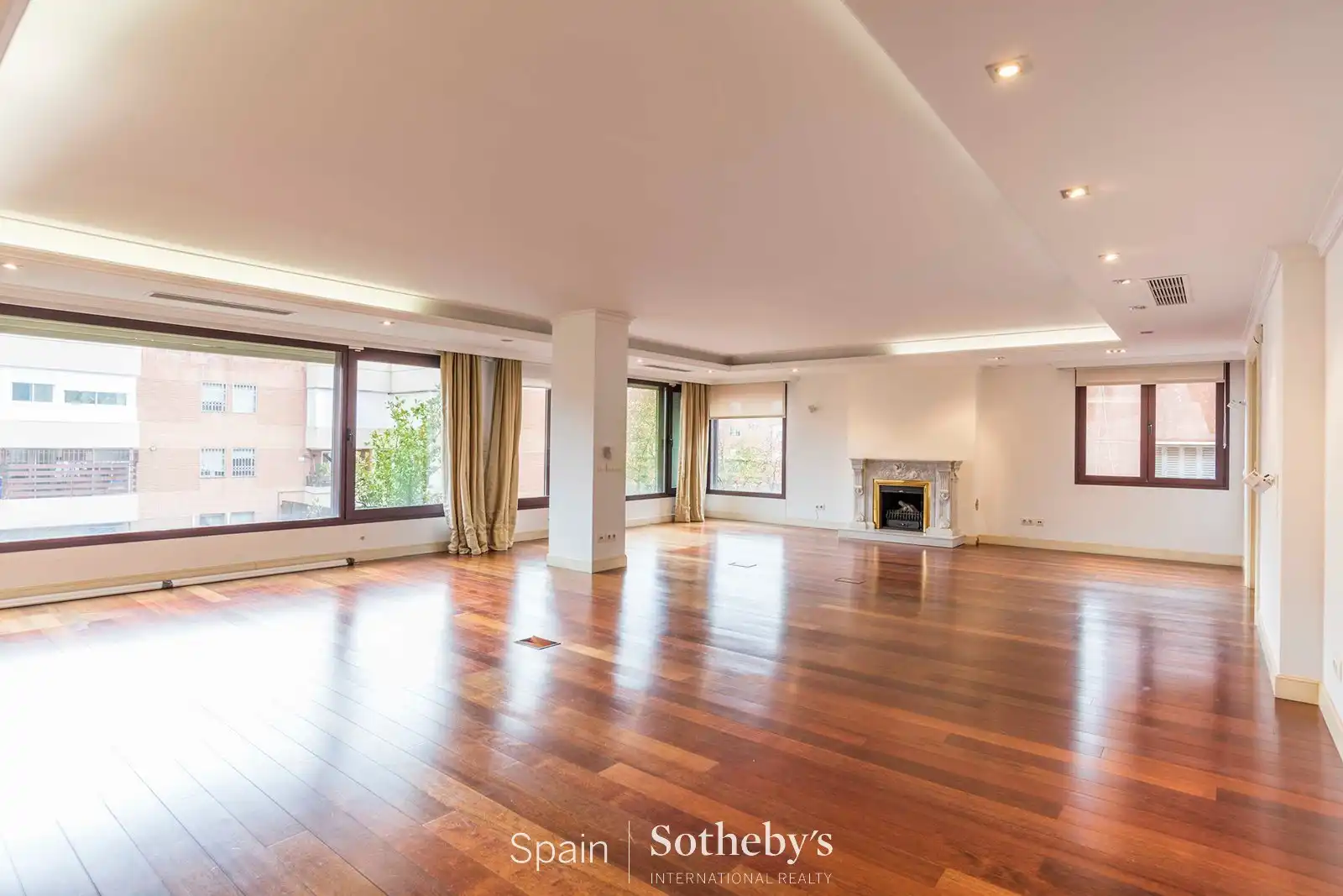 Sala de estar de Dúplex de alquiler en Madrid con Aire acondicionado, Calefacción y Trastero