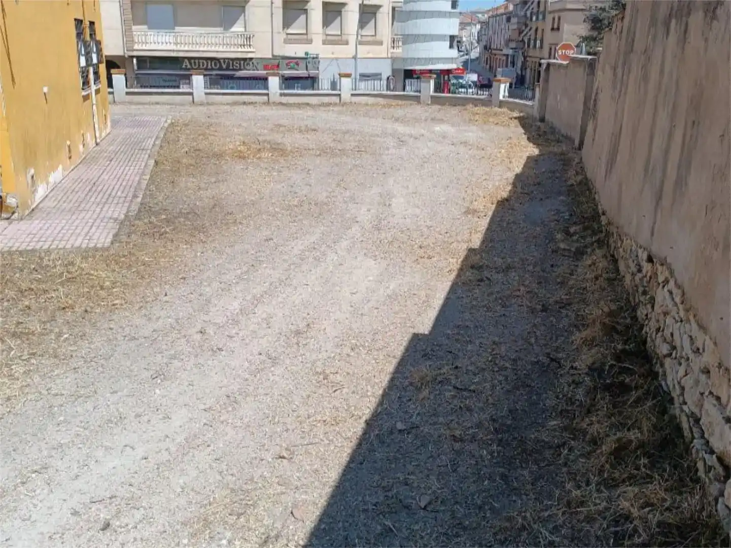 Aparcament de Pis en venda en Villanueva del Arzobispo amb Aire condicionat, Jardí privat i Traster