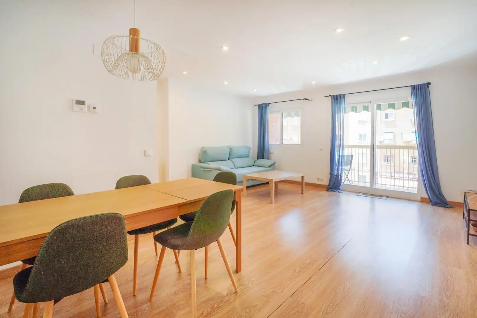 Sala de estar de Piso de alquiler en Valencia con Aire acondicionado, Calefacción y Terraza