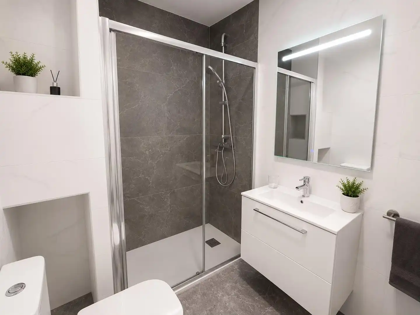 Baño de Apartamento en venta en Arona con Terraza, Amueblado y Piscina comunitaria