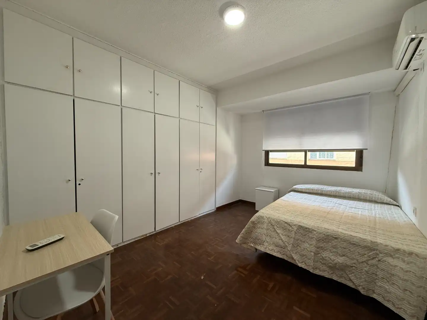 Bedroom of Flat for share in Córdoba  with Air Conditioner, Heating and Furnished