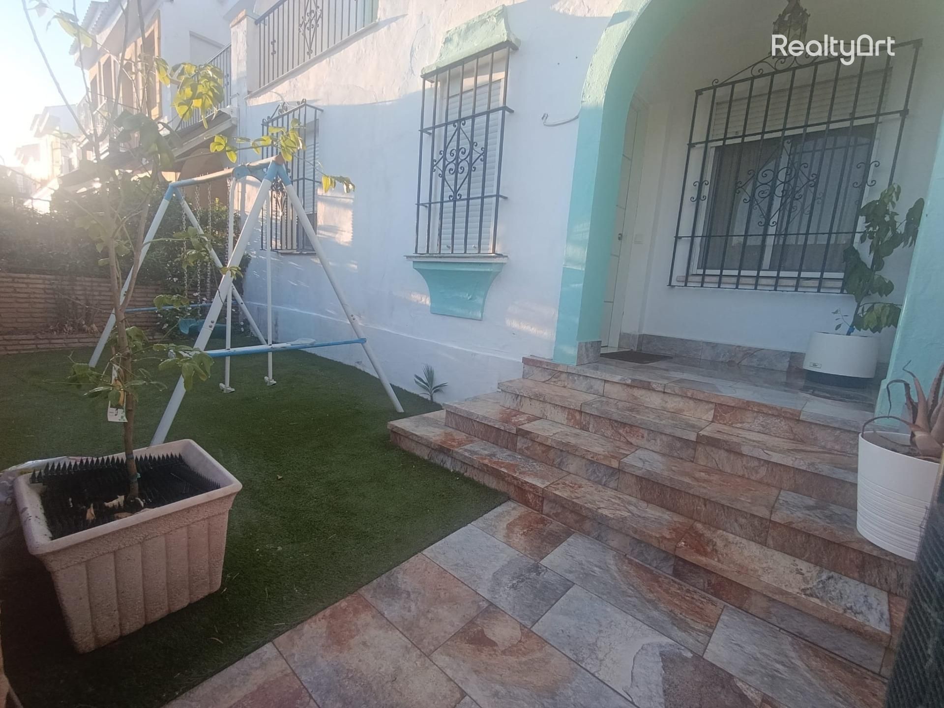 Jardí de Casa adosada en venda en Bollullos de la Mitación amb Aire condicionat, Jardí privat i Terrassa