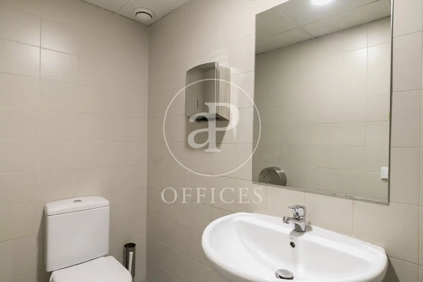 Office space with lift to rent in Carrer del Plom, imagen 67