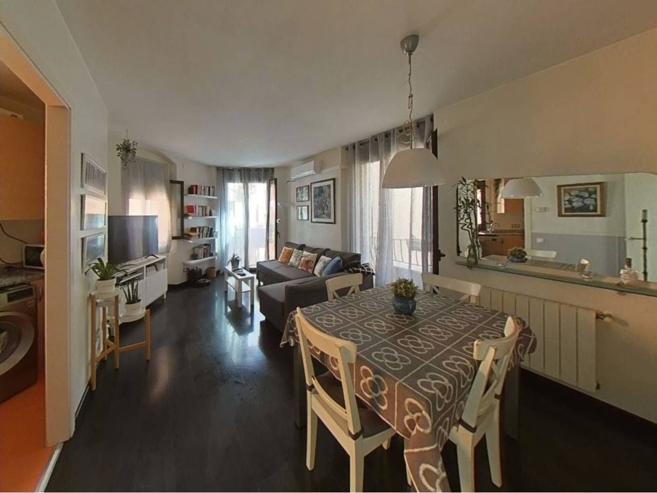 Exterior view of Flat for sale in Vilanova i la Geltrú  with Air Conditioner, Heating and Parquet flooring