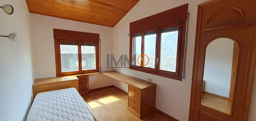 Casa aparellada amb jardí en venda a Engolasters, imagen 26