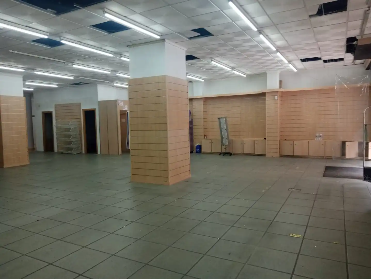 Business premises to rent in Avinguda de València 9