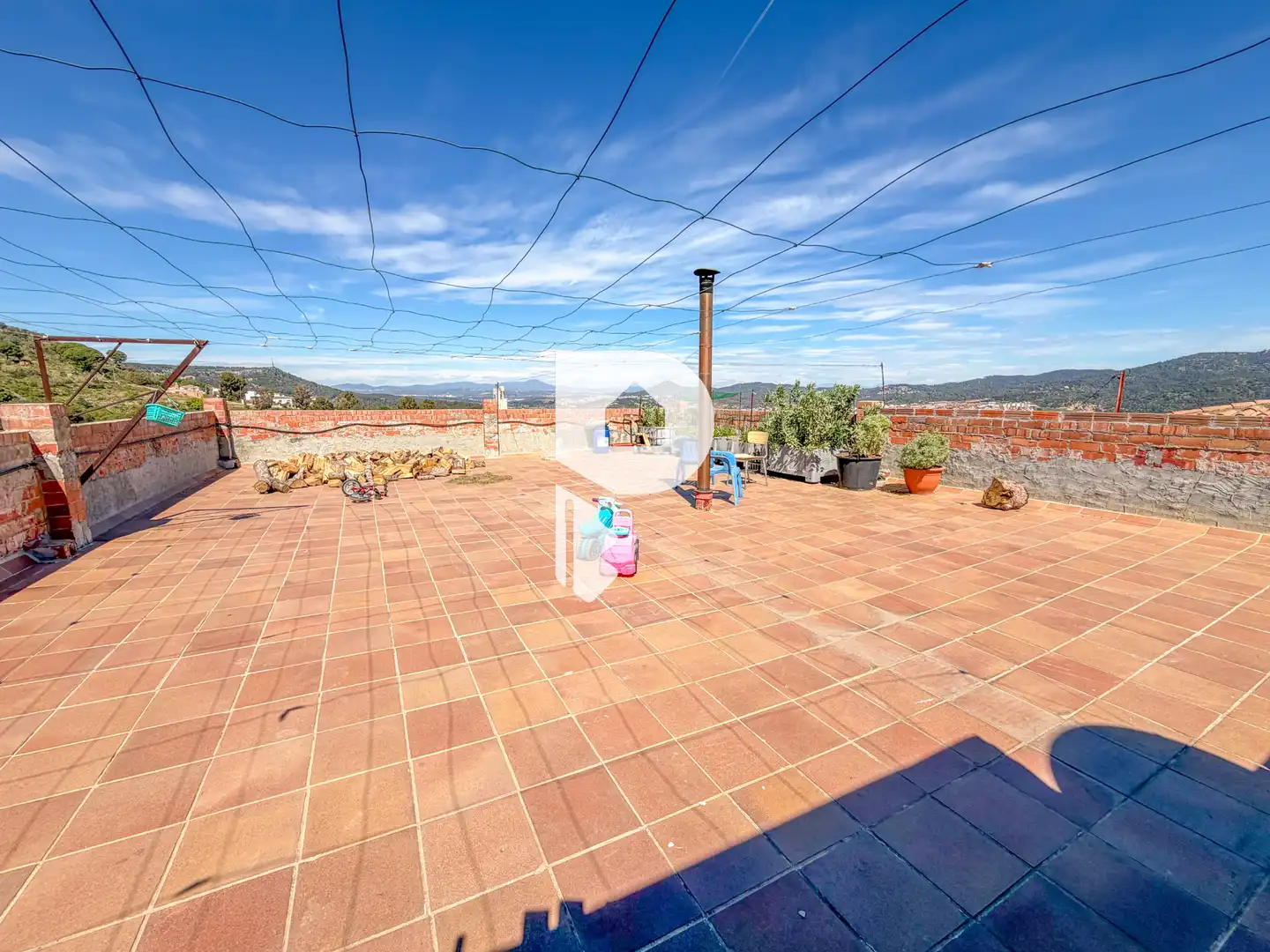Terrasse von Haus oder Chalet zum Verkauf in Sant Vicenç Dels Horts mit Terrasse, Abstellraum und Fernseher