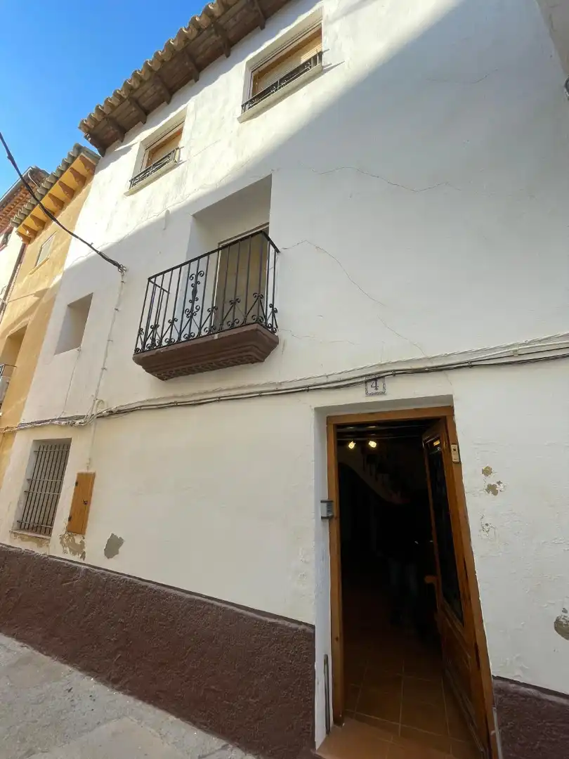 Vista exterior de Casa o chalet en venta en Alcolea de Cinca con Amueblado