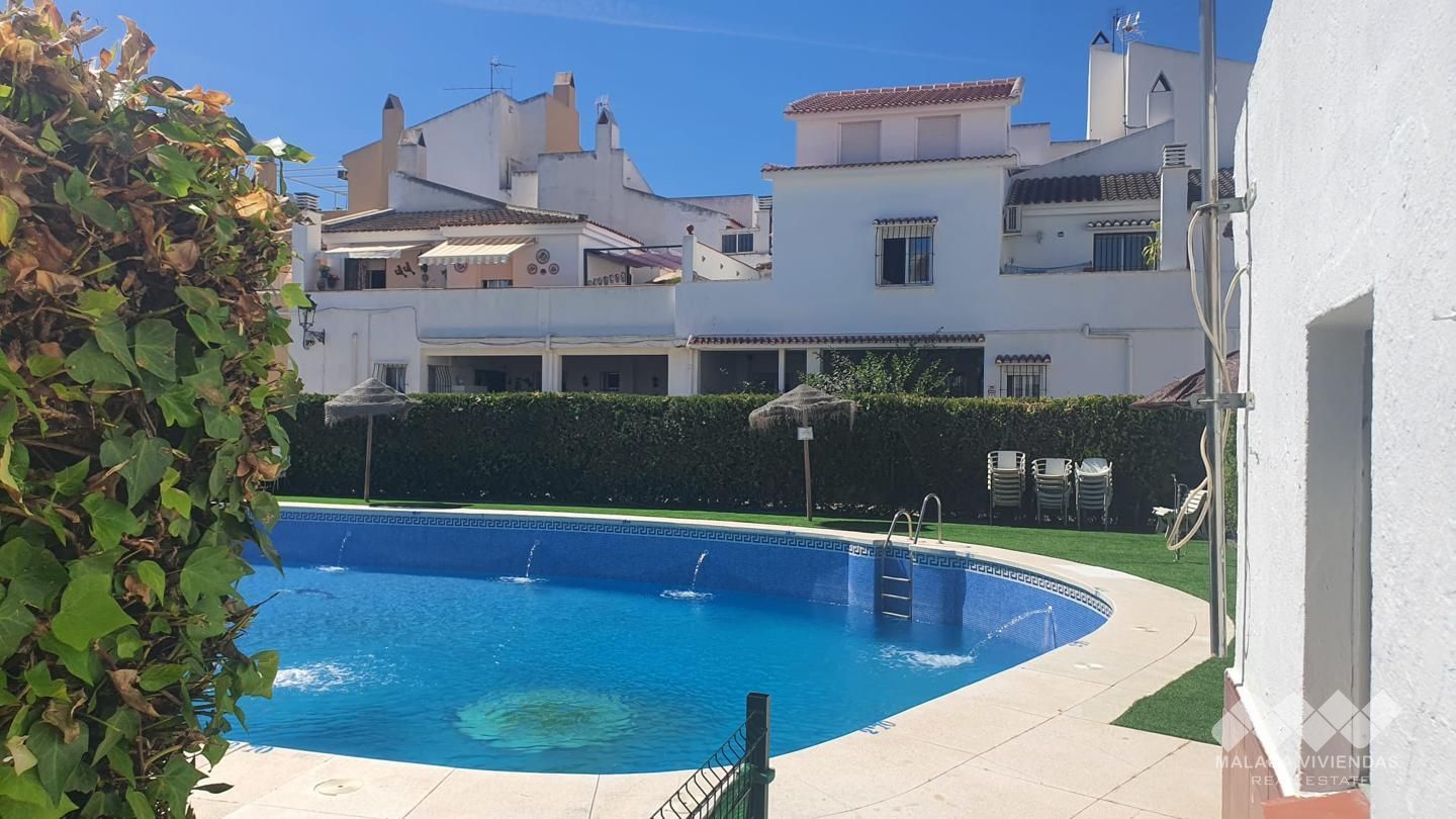 Piscina de Pis en venda en Alhaurín de la Torre amb Aire condicionat, Terrassa i Moblat