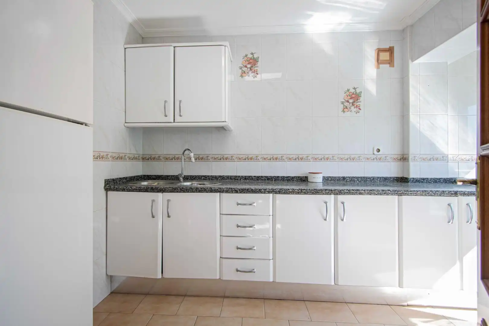 Kitchen of Flat for sale in Sevilla  with Air Conditioner