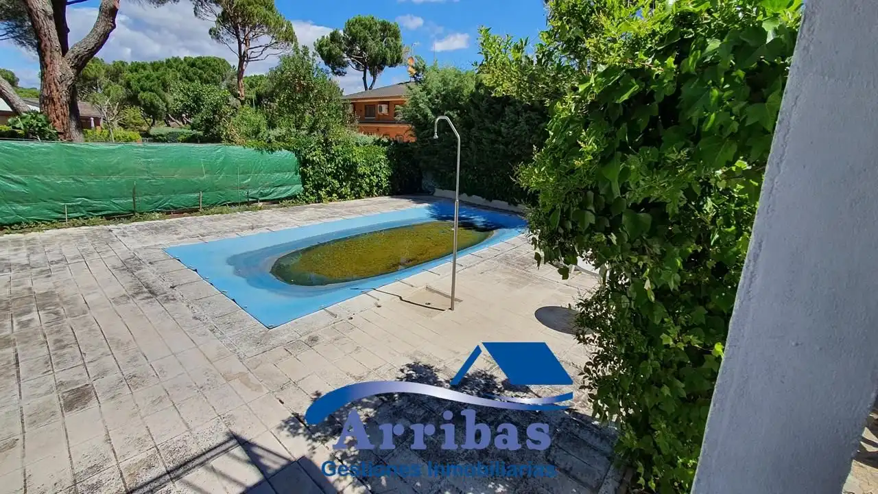 Piscina de Casa o chalet en venta en Almorox con Aire acondicionado, Calefacción y Jardín privado