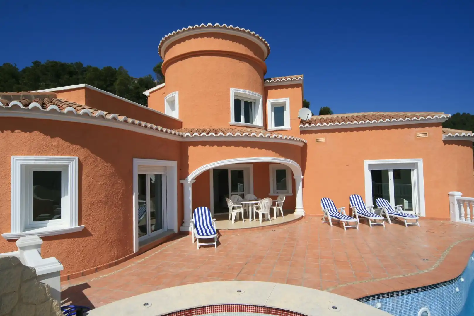 Vista exterior de Casa o xalet en venda en Jávea / Xàbia amb Calefacció, Jardí privat i Terrassa