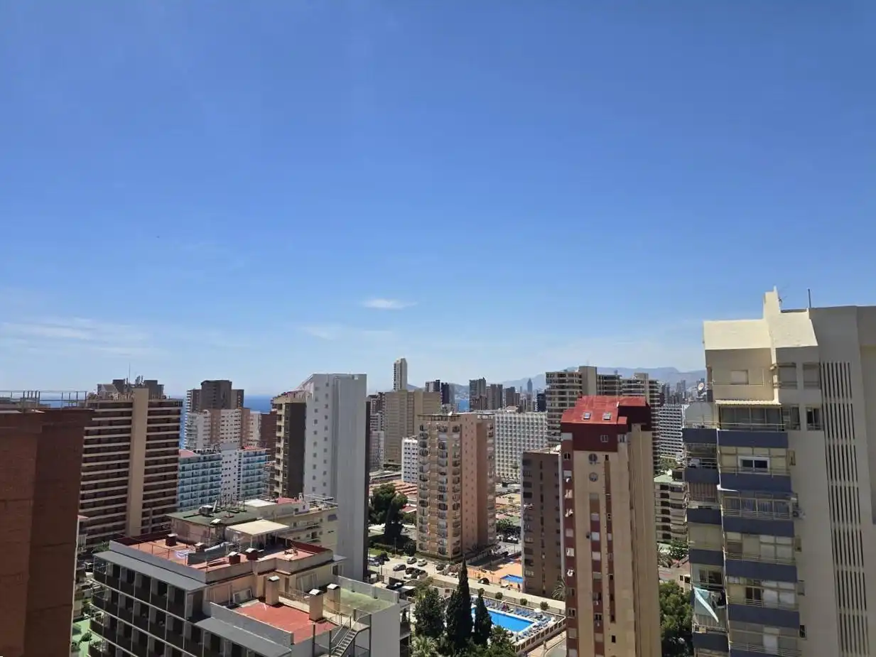 Außenansicht von Wohnung zur Miete in Benidorm mit Terrasse