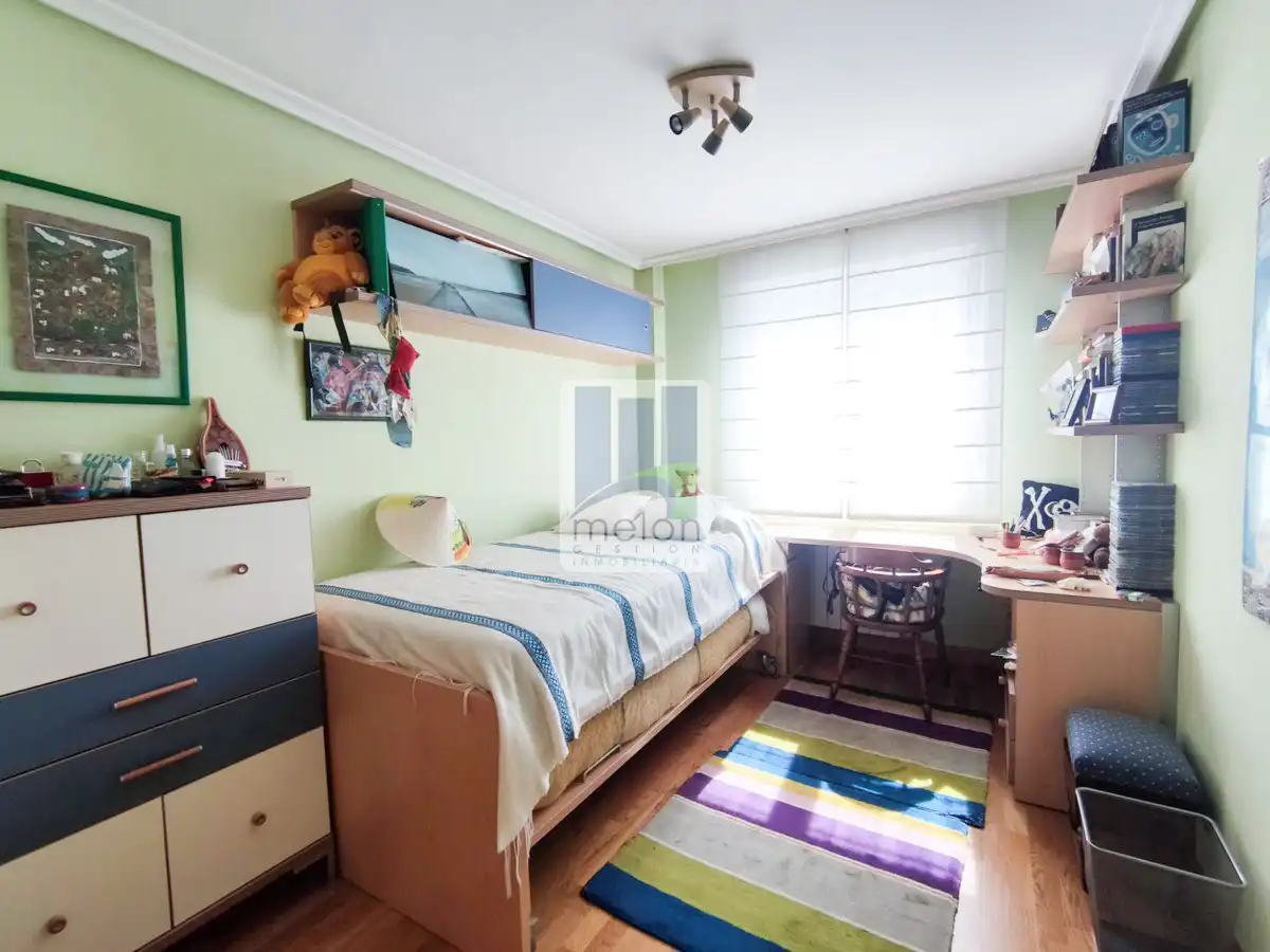 Dormitori de Casa o xalet en venda en Burgos