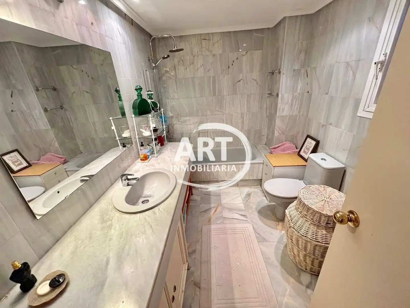Baño de Estudio en venta en Benidorm con Aire acondicionado, Calefacción y Terraza