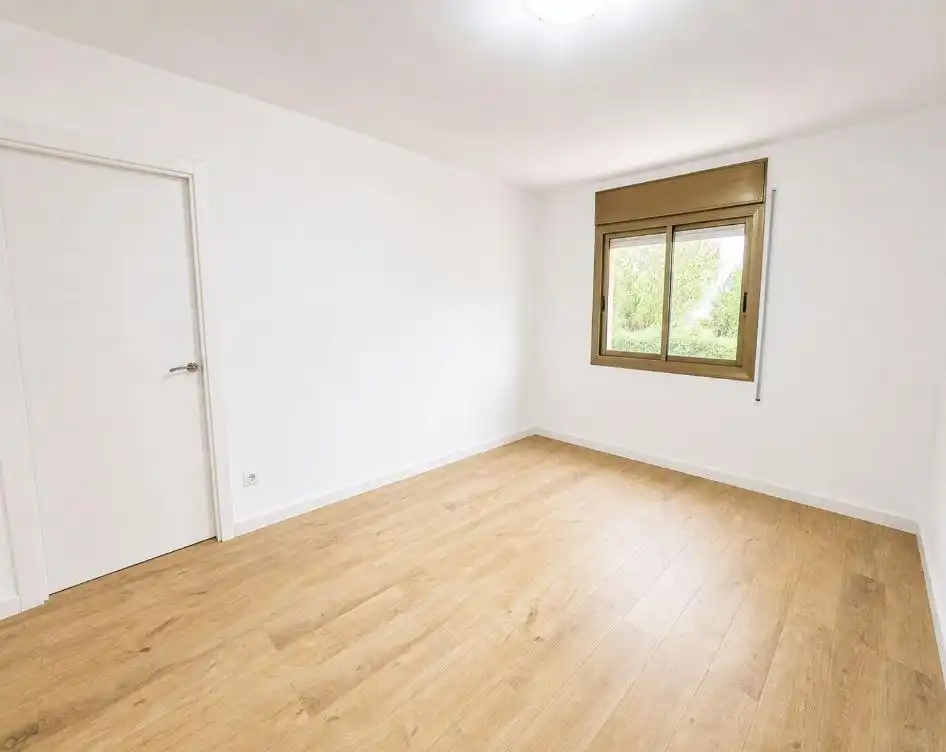 Habitación de Planta baja en venta en Mataró con Parquet
