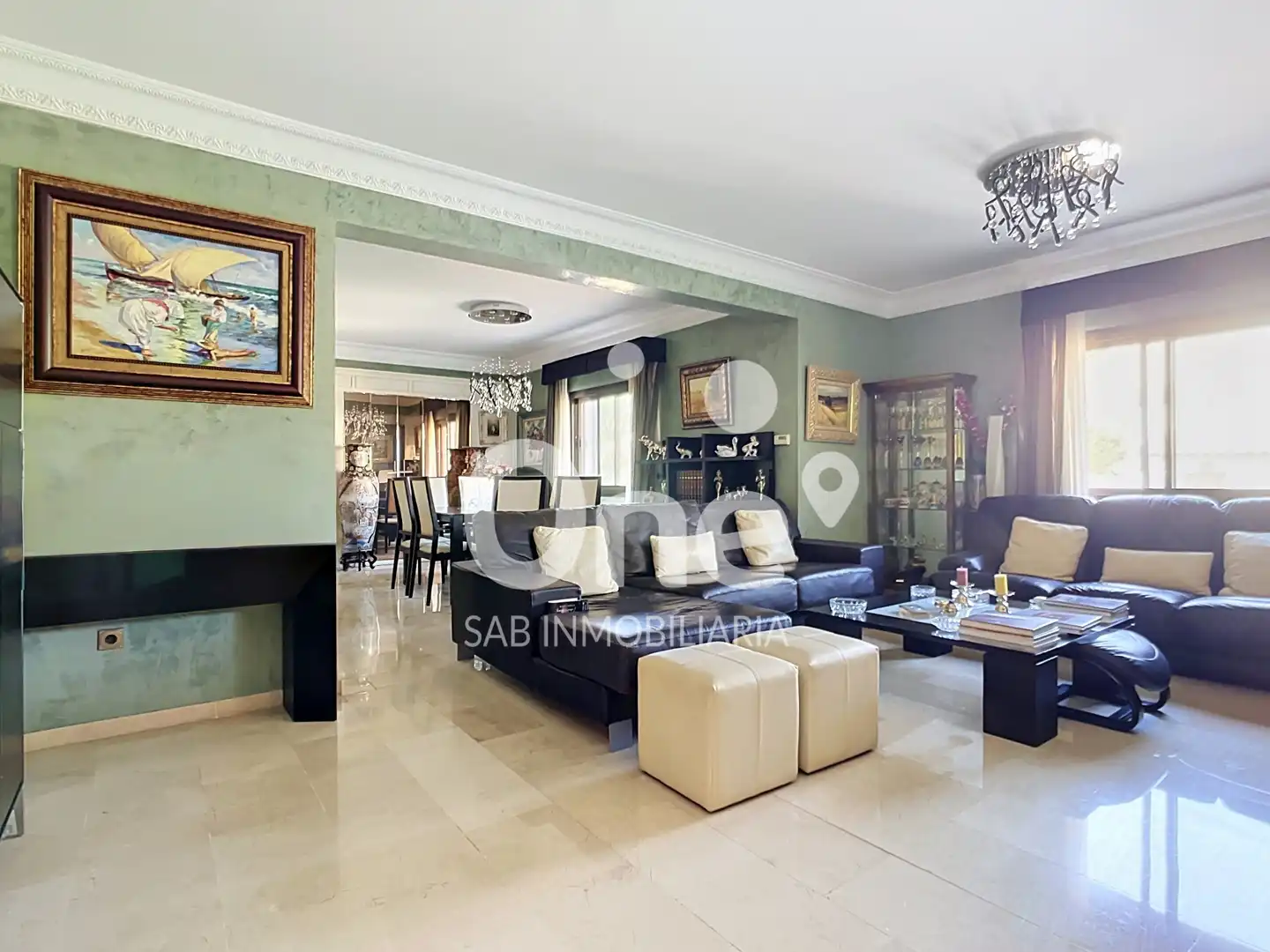 Sala d'estar de Casa o xalet en venda en L'Eliana amb Aire condicionat, Calefacció i Jardí privat