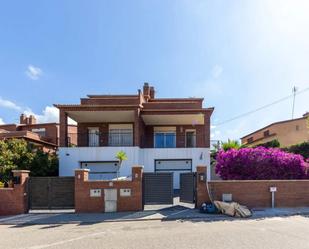Vista exterior de Casa adosada de lloguer en La Pobla de Montornès   amb Calefacció, Jardí privat i Terrassa