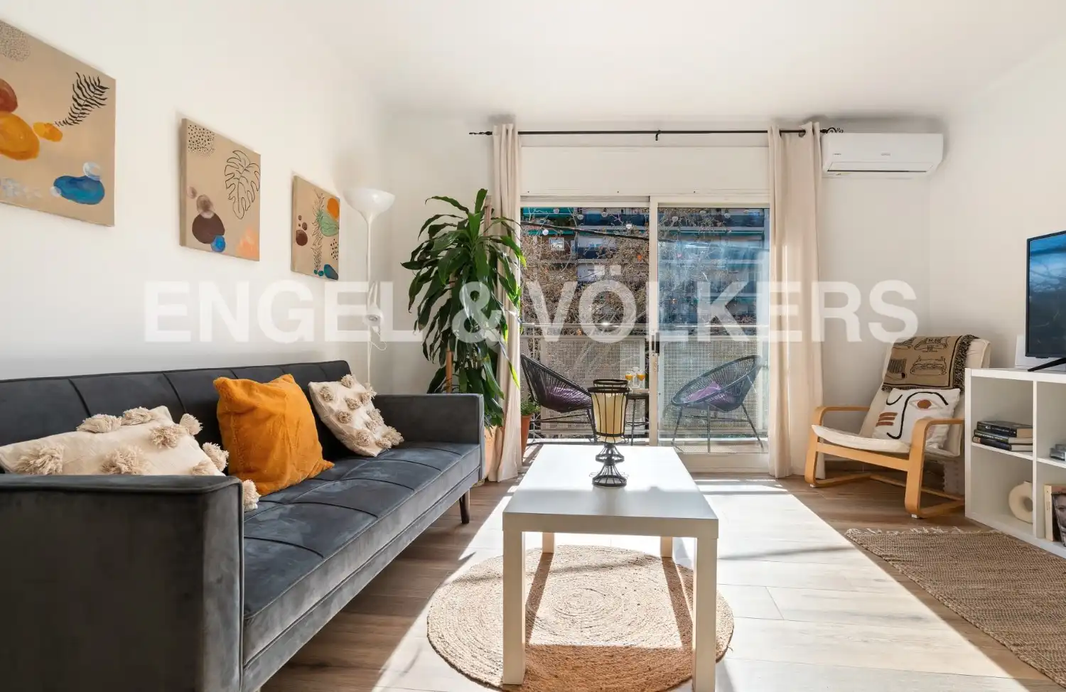 Außenansicht von Wohnung zur Miete in Barcelona mit Klimaanlage, Heizung und Parkett