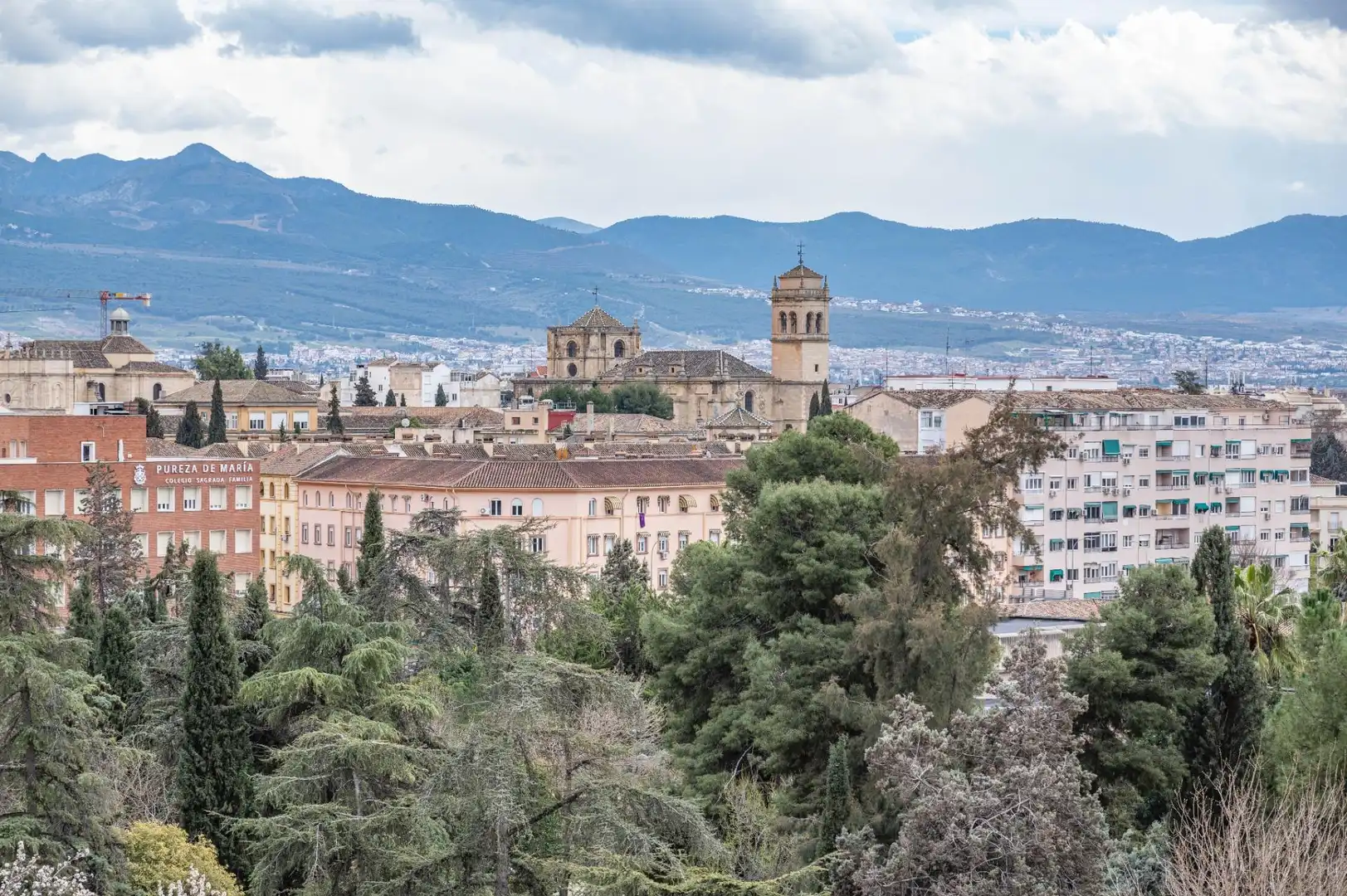 Vista exterior de Piso en venta en Granada con Terraza, Trastero y Balcón