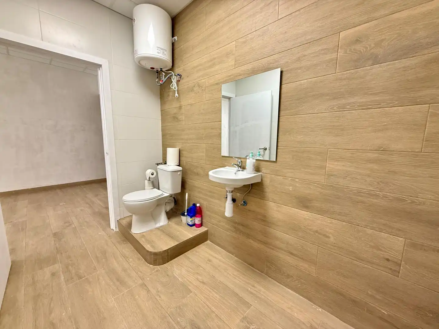 Badezimmer von Geschaftsraum zur Miete in Igualada