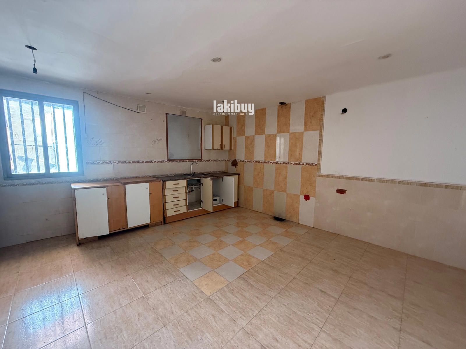 Cuina de Casa o xalet en venda en Agramunt amb Terrassa, Traster i Alarma