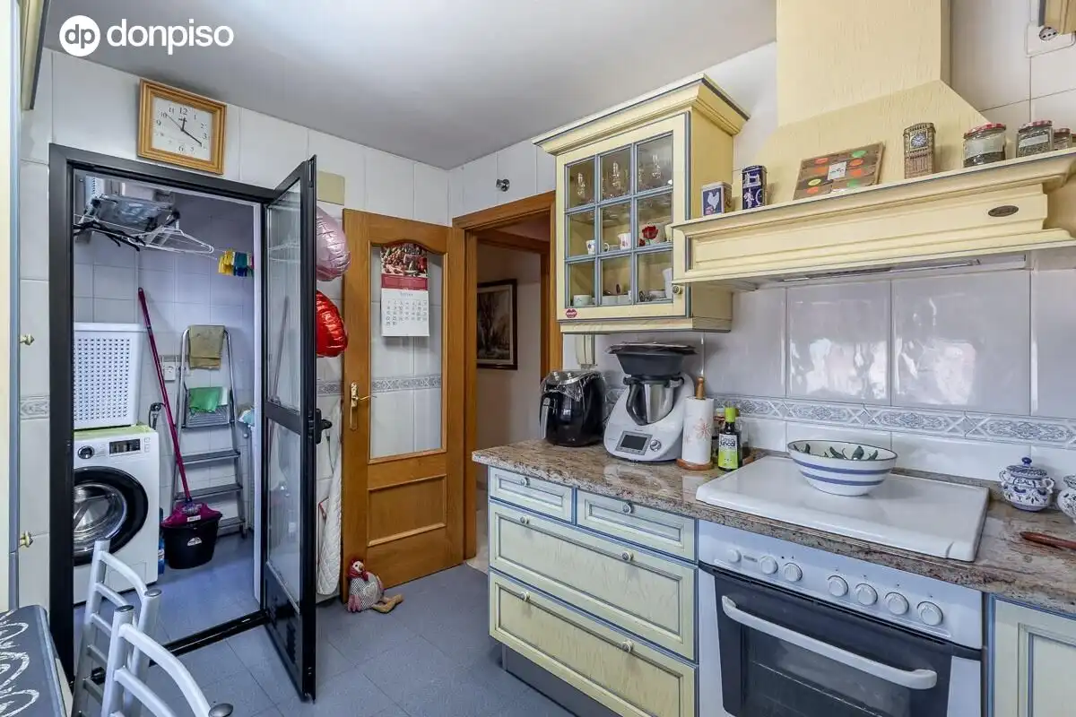 Cocina de Piso en venta en Granada con Aire acondicionado, Calefacción y Terraza