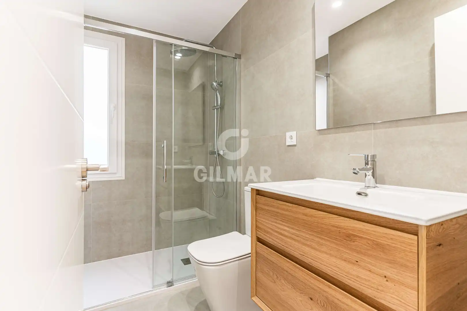 Bathroom of Flat for sale in Madrid  with Heating